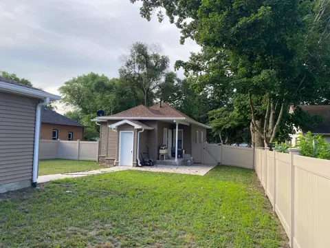 520 W Devlin St, Spring Valley, IL 61362 photo 3