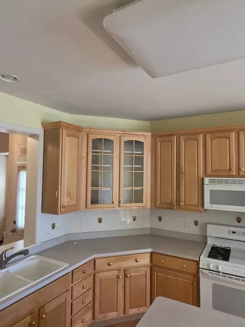 4085 Whitehall Ln, Algonquin, IL 60102 photo 5