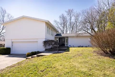 5 Eton Ct, Champaign, IL 61820