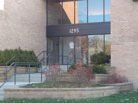 1295 N Sterling Ave #204, Palatine, IL 60067