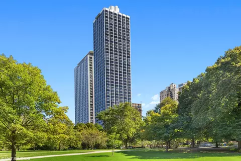 1555 N Astor St #36E, Chicago, IL 60610