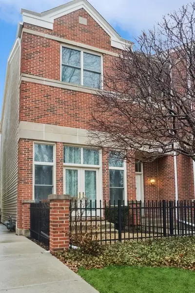 3354 Church St, Evanston, IL 60203