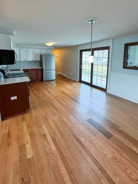 Kitchen - 248 Rand Rd, Lakemoor, IL 60051 photo 1 of 2