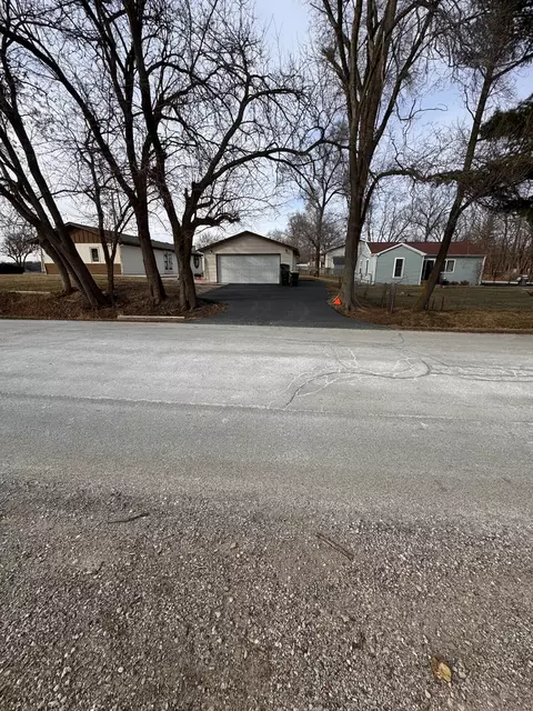 Exterior - 248 Rand Rd, Lakemoor, IL 60051 photo 7 of 12