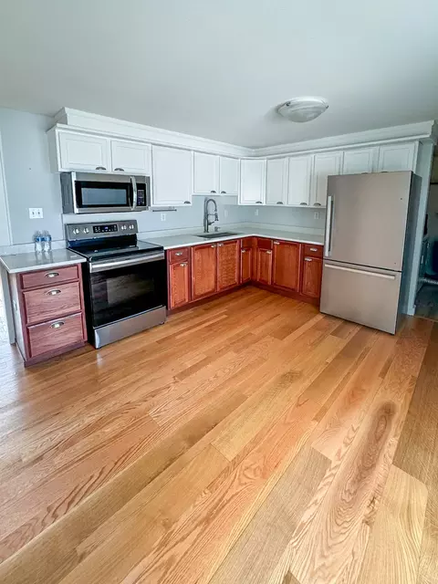 Kitchen - 248 Rand Rd, Lakemoor, IL 60051 photo 2 of 2