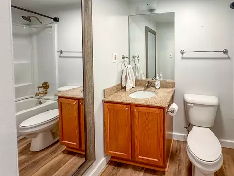 Bath - 248 Rand Rd, Lakemoor, IL 60051 photo 1 of 3