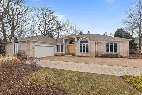 1730 Lilly Ct, Highland Park, IL 60035
