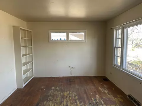 1110 S Sumner St, Wheaton, IL 60189 photo 3