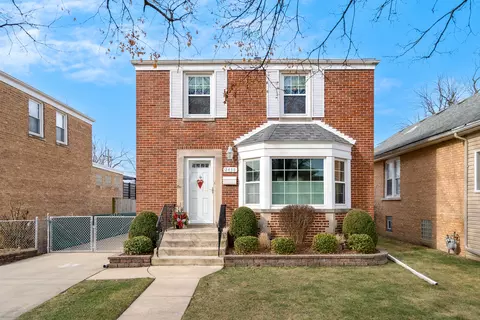2438 Davisson St, River Grove, IL 60171