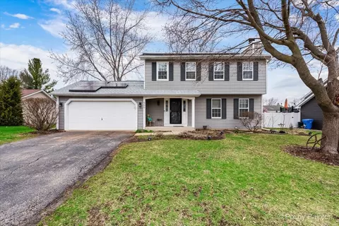 566 Independence Ave, South Elgin, IL 60177
