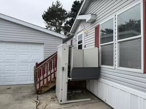 123 Cardinal Dr, Beecher, IL 60401 photo 2