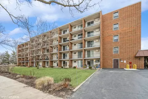 255 S West Ave #213, Elmhurst, IL 60126