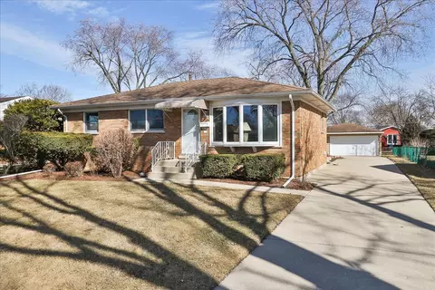 1203 S Fern Dr, Mount Prospect, IL 60056
