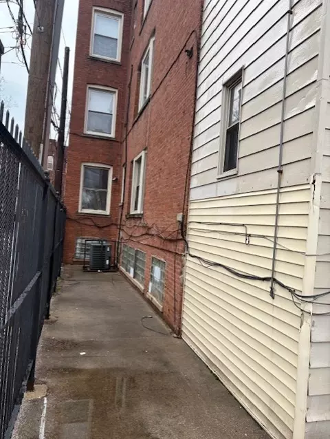 Exterior - 1519 E 68th St #1, Chicago, IL 60637 photo 1 of 1