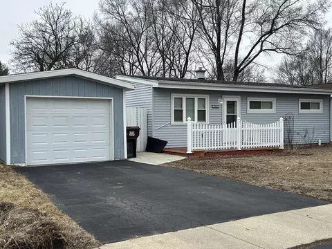 7410 Scott Ln, Machesney Park, IL 61115
