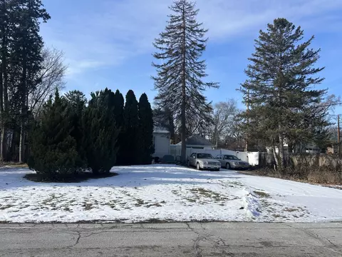 4708 River Dr, Lisle, IL 60532