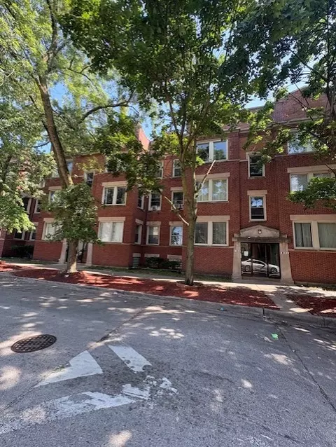 1521 E 68th St #1, Chicago, IL 60637