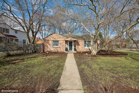 520 E Lincoln Ave, Libertyville, IL 60048