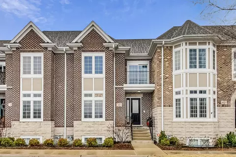 1418 E Northwest Hwy, Arlington Heights, IL 60004