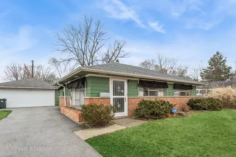 302 Mohawk St, Park Forest, IL 60466