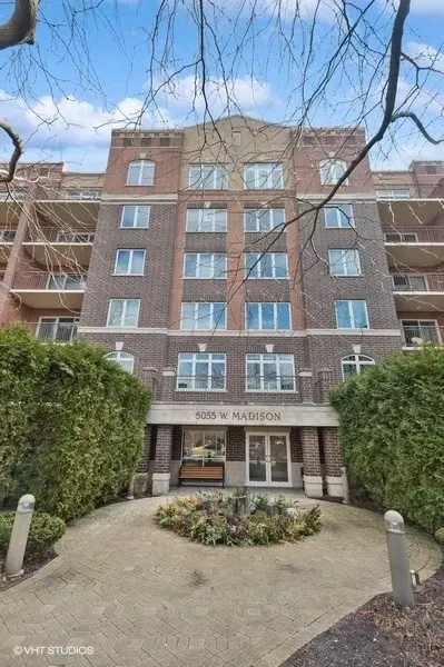 5055 W Madison St #310, Skokie, IL 60077