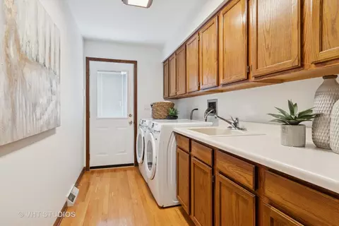 1109 E Gartner Rd, Naperville, IL 60540 photo 10