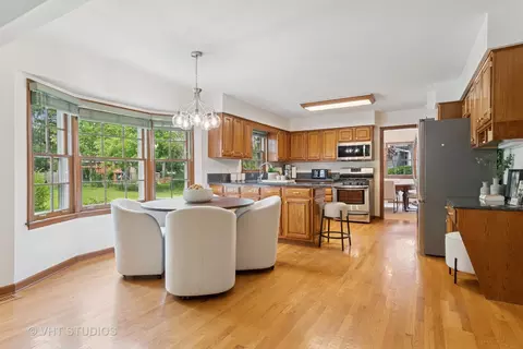 1109 E Gartner Rd, Naperville, IL 60540 photo 8