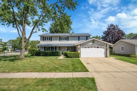 1203 Dover Ln, Elk Grove Village, IL 60007