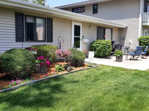 1417 Ellisville Ln, Schaumburg, IL 60193