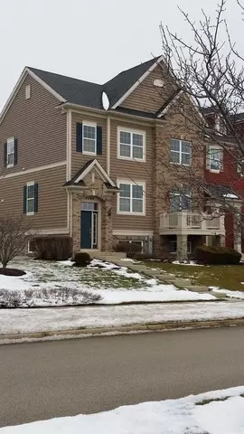 3140 Gansett Pkwy, Elgin, IL 60124