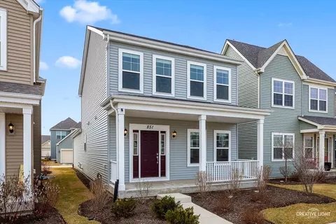 851 Station Blvd, Elburn, IL 60119