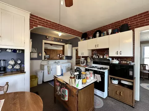 632 W Lincolnway Rd, Morrison, IL 61270 photo 8