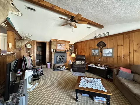 632 W Lincolnway Rd, Morrison, IL 61270 photo 2