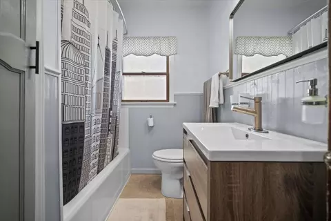 Bath - 914 Normal Ave, Normal, IL 61761 photo 1 of 1
