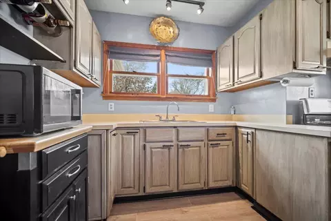 Kitchen - 914 Normal Ave, Normal, IL 61761 photo 1 of 2