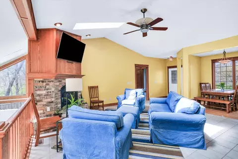 2145 Wagon Trl, White Heath, IL 61884 photo 9