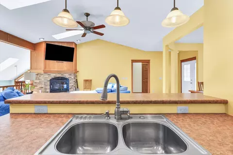 2145 Wagon Trl, White Heath, IL 61884 photo 15