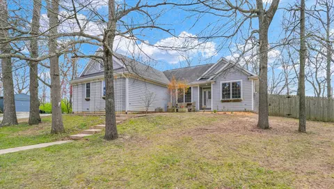 2145 Wagon Trl, White Heath, IL 61884