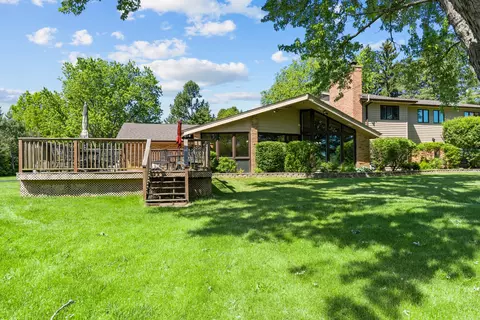 3305 Old Mchenry Rd, Long Grove, IL 60047