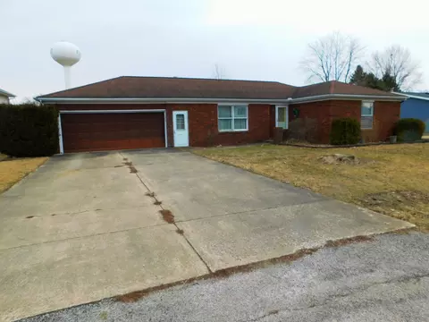 721 N Leona Ln, Forrest, IL 61741