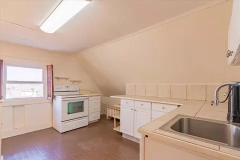 Kitchen - 706 E Grove St, Bloomington, IL 61701 photo 6 of 6