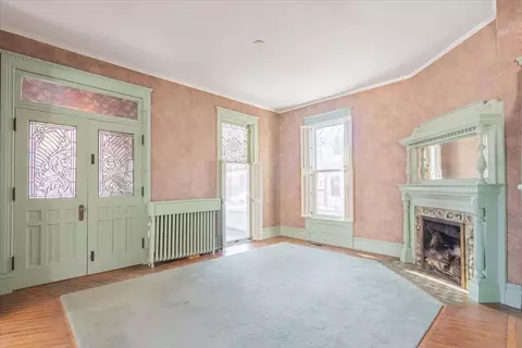 Living - 706 E Grove St, Bloomington, IL 61701 photo 1 of 8