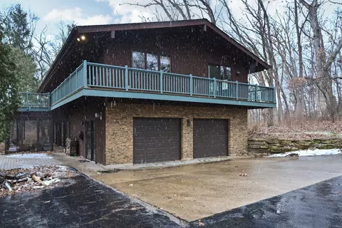 412 Blackberry Dr, Bull Valley, IL 60098