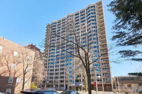555 W Cornelia Ave #1201, Chicago, IL 60657