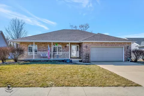 360 Highpoint Cir S, Bourbonnais, IL 60914