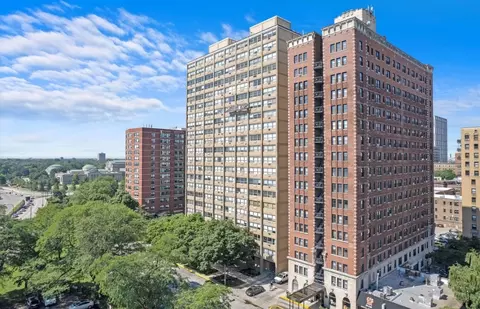 5532 S Shore Dr #6E, Chicago, IL 60637