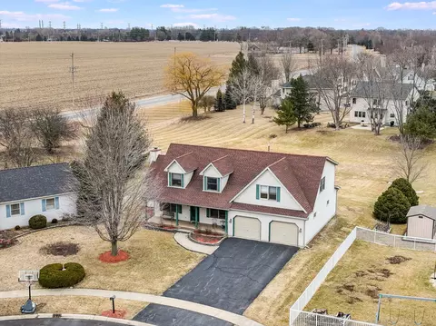 219 Newbury Ct, Yorkville, IL 60560