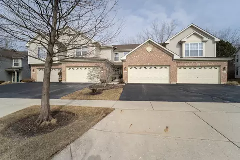 315 Emerald Ln, Algonquin, IL 60102