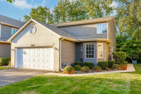 1867 Tamahawk Ln, Naperville, IL 60564