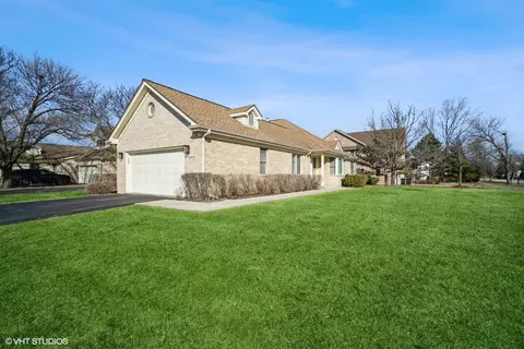4400 Hammersmith Ln #4400, Glenview, IL 60026 photo 2